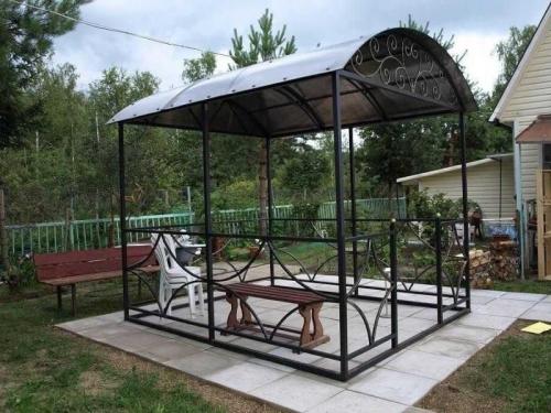 Пергола из профильной трубы. Преимущества и основные характеристики беседок из металлопрофиля