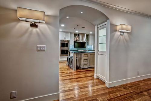 Арка между кухней и коридором своими руками. Арка на кухню вместо двери — 42 фото вариантов дизайна