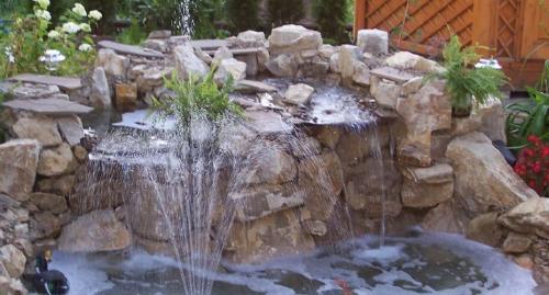 45 неожиданных способов сделать дачный фонтан своими руками. Фонтанчик на даче своими руками. Делаем из подручных материалов.