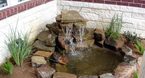 45 неожиданных способов сделать дачный фонтан своими руками. Фонтанчик на даче своими руками. Делаем из подручных материалов.