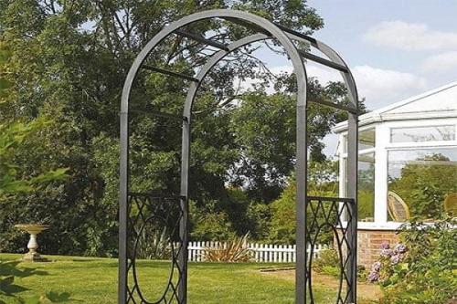 Самая простая опора для плетистой розы. Разновидности