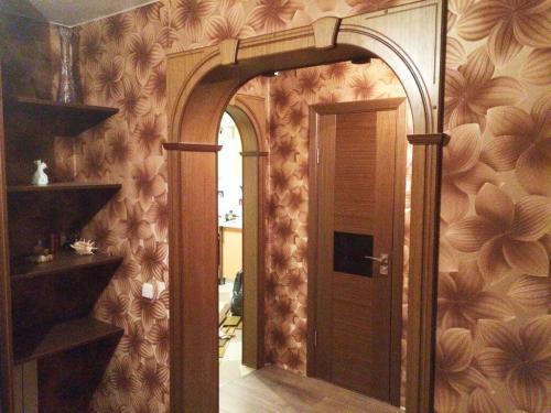 Установка арки на пену. Установка сборной арки в дверной проём своими руками