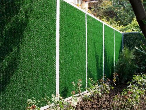 Чем задекорировать сетку рабицу. Как украсить забор из сетки-рабицы – оригинальные идеи декора