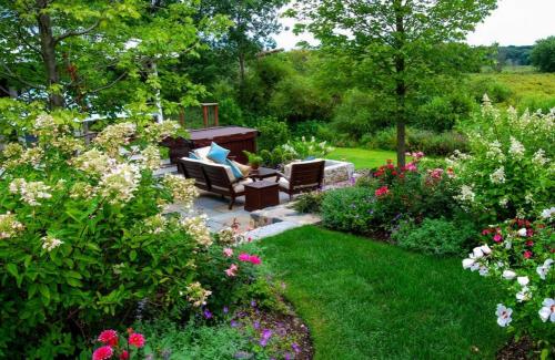 Как сделать красивый двор. 5 необходимых аспектов для ландшафта