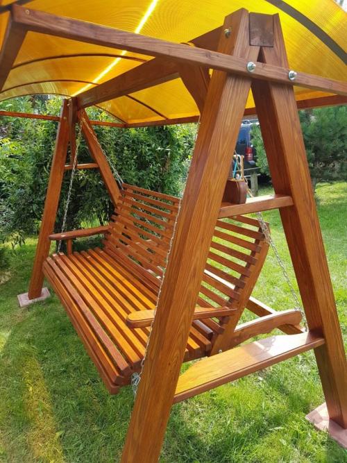 Зона отдыха на даче с качелями. Садовые качели: советы по выбору дизайна, конструкций и варианты постройки (125 фото и видео)
