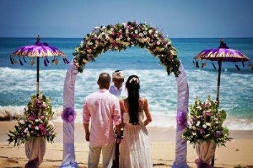 Цветочная арка своими руками. Как сделать свадебную арку своими руками из ткани и живых цветов?