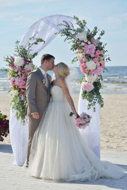 Арка на свадьбу из цветов. Свадебная арка: 73 фото лучших вариантов дизайна для идеальной совремненой свадьбы