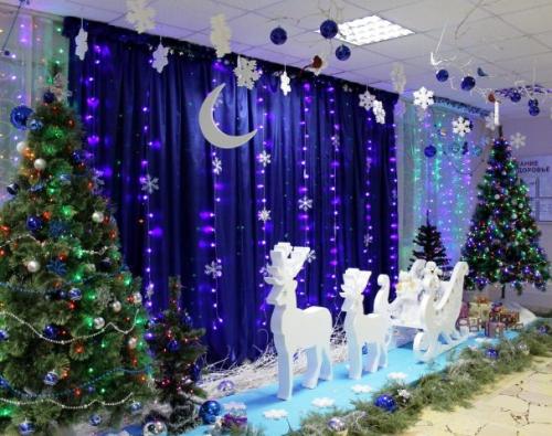 Как красиво украсить зал в детском саду на новый год. Украшения музыкального зала к Новому 2023 году