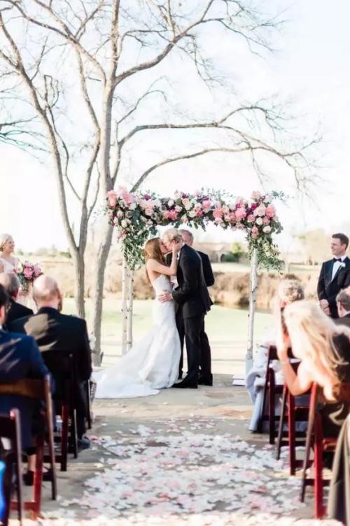 Свадебная арка своими руками форум. Свадебная арка: 30 идей, как украсить арку из дерева