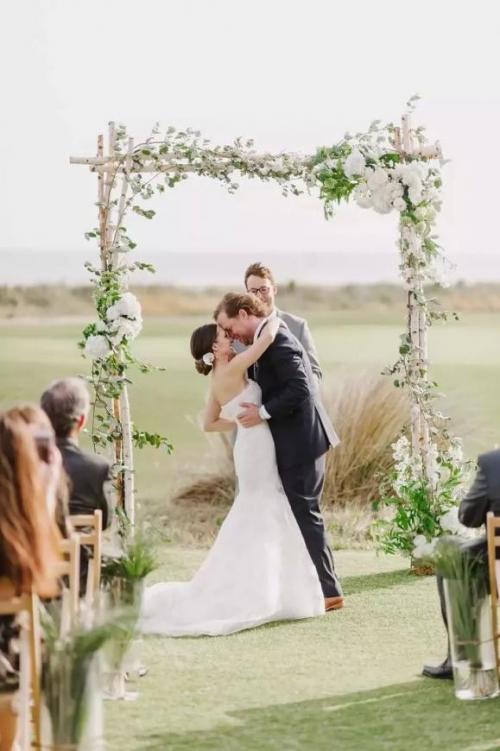 Свадебная арка своими руками форум. Свадебная арка: 30 идей, как украсить арку из дерева