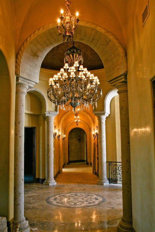 Оформление арки в прихожей. Виды арок