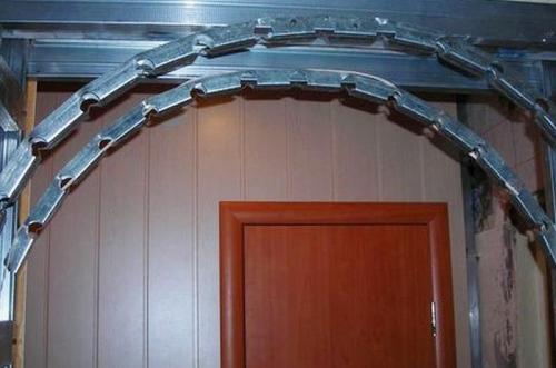 Как сделать арку в дверном проеме. Монтаж межкомнатной арки