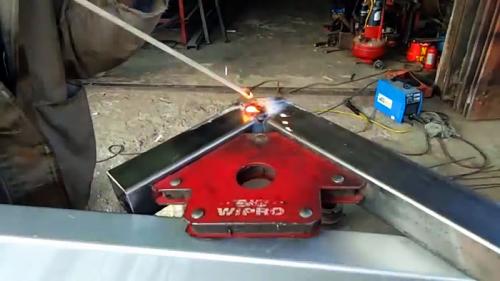 Как согнуть арку из профильной трубы. Процесс плавного изгиба профильной трубы